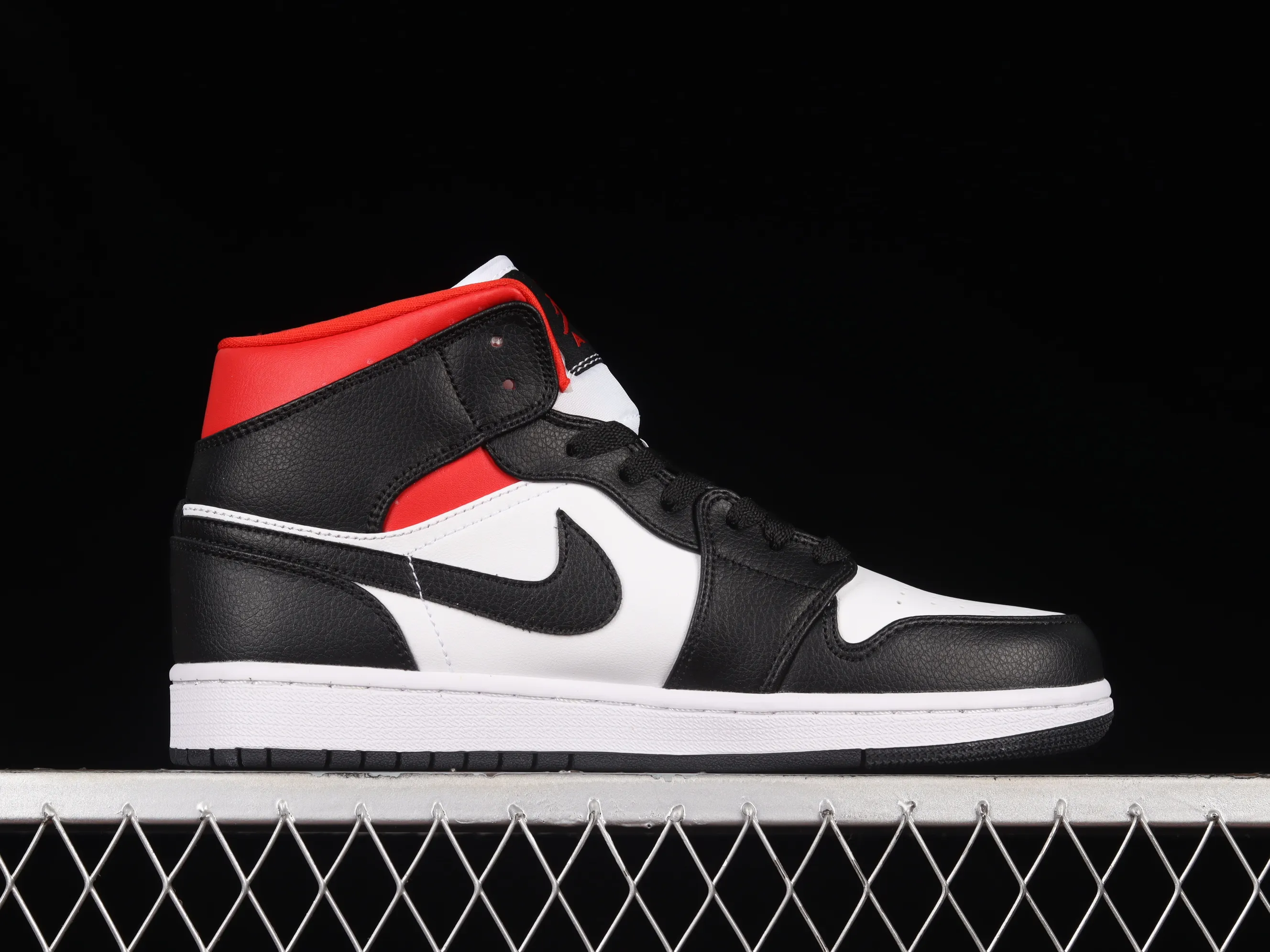 All categories Air Jordan Jordan series basketball shoes Air Jordan 1 Mid Air Jordan 1 Mid AJ1 Joe 1 is prohibited for resale Mid-top basketball shoes BQ6472-061